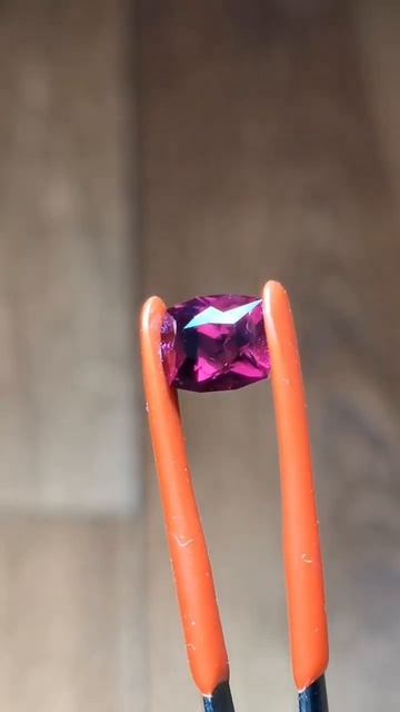 Гранат со сменой цвета - Garnet color change 3 93 смотреть онлайн