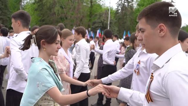 В Черкесске накануне 9 Мая встречали Знамя Победы