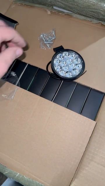 Фара LED Кругла 42W 6000K (14 діодів) (8.5 см х 8.5 см х 1,5 см) Mini смотреть онлайн