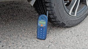 Эксперимент с автомобилем! Краш тест vs Давить колесом Телефон, Смартфон, Айфон! АСМР - звуки!