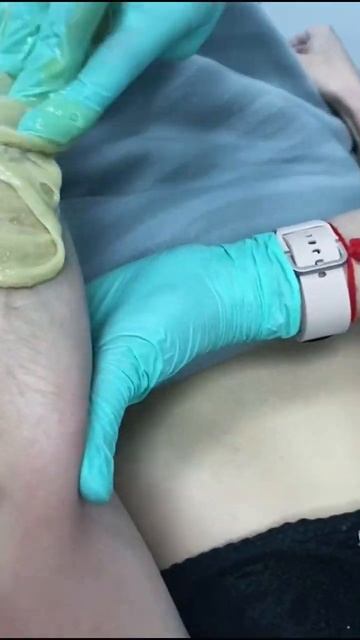 У многих девушек есть волосы на руках. Но не все знаю ч? смотреть онлайн