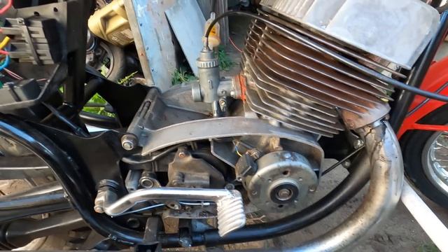 Ява мёртвый карбюратор и лампа заряда Опора стойки Па? смотреть онлайн