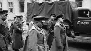 Маршал Жуков осматривает Берлин (3. Mai 1945)