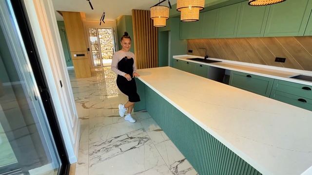 Эта вилла в Турции у моря реально продаётся! | Полный обзор | Аланья, Каргыджак смотреть онлайн