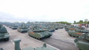 «На старт!» — военная техника прибывает на парад Победы в Москве