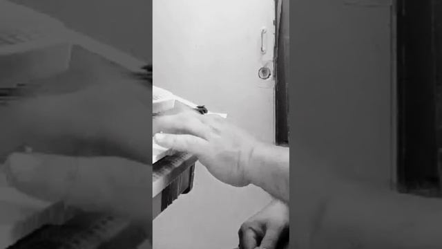 „Есть два убежища от жизненных невзгод: это музыка и смотреть онлайн