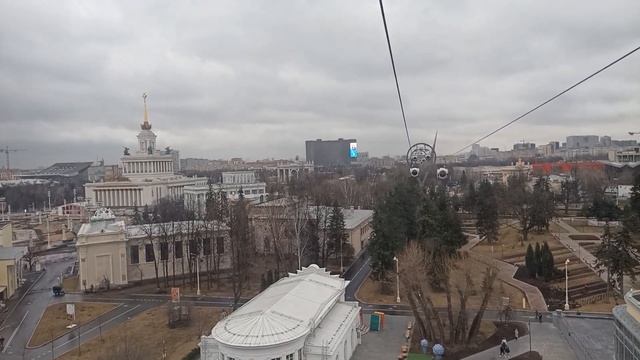 Воздушный трамвай на ВДНХ следует от станции «Северна