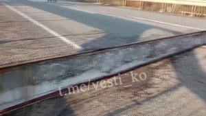 Мост провалился под фурой в Кировской области
