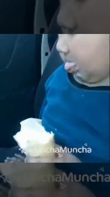 Очень сложный выбор. Спать или есть мороженое 😂😂😂 смотреть онлайн