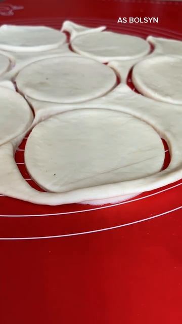 Сытные КОНФЕТКИ с сюрпризом🎁😋. Сосиски в тесте по-НО смотреть онлайн