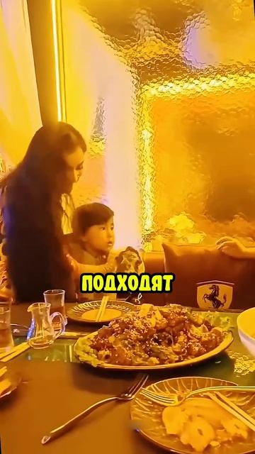 Лучше не ходить в этот ресторан в Индии и вот почему.. смотреть онлайн