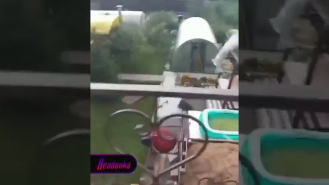 Жёсткий ураган прошёлся по Казани 29 июля... рекомендуе? смотреть онлайн