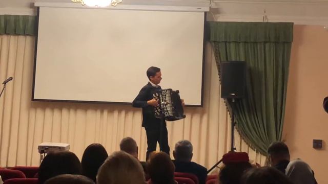 Очень красивая мелодия в исполнении Динара Бадретдинова “Зәңгәр кыңгыраулар” смотреть онлайн