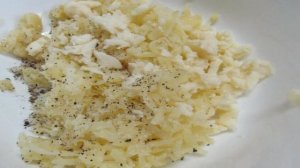 Картофельные котлеты с салатом из рыбы