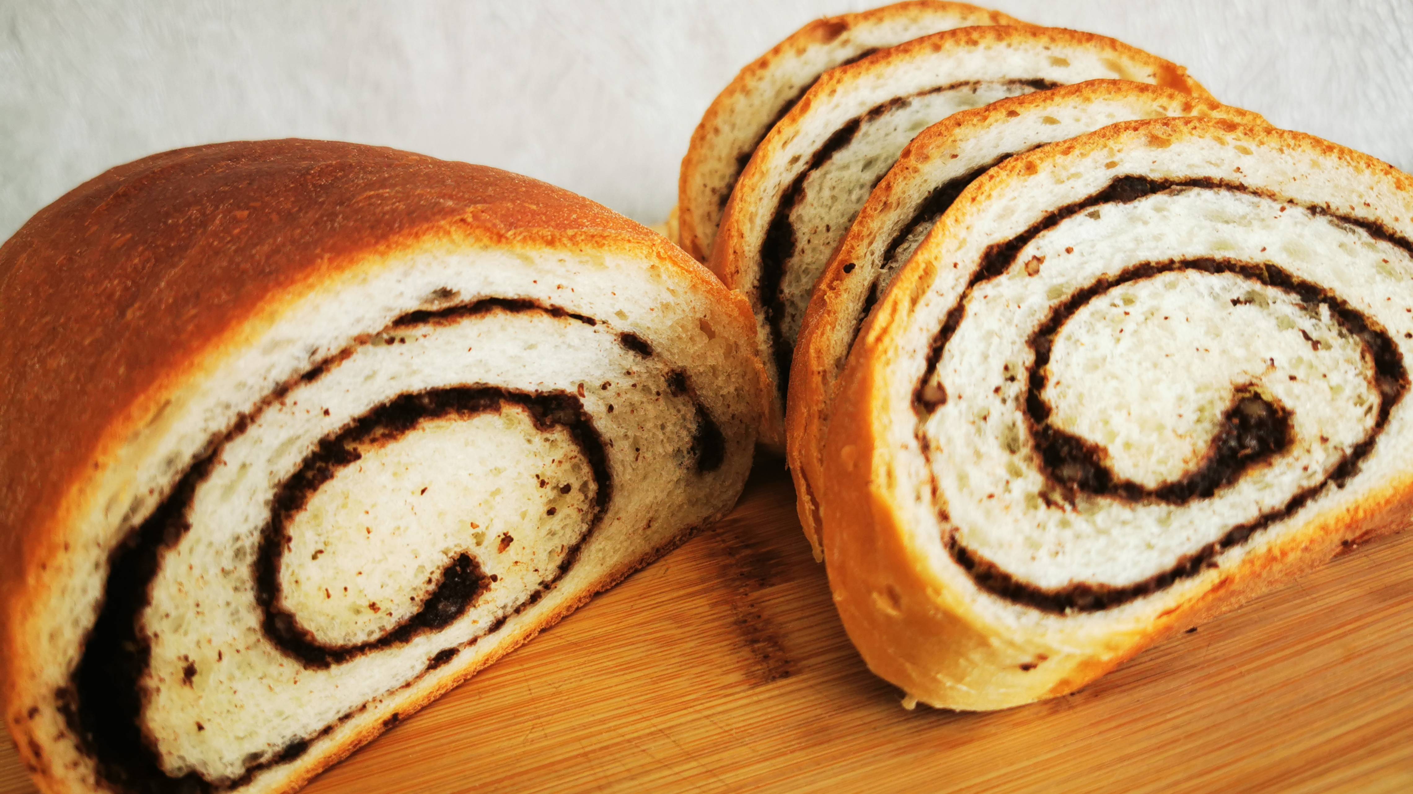 Рулет с грецкими орехами и какао. Простои и вкусный рецепт к чаю. смотреть онлайн