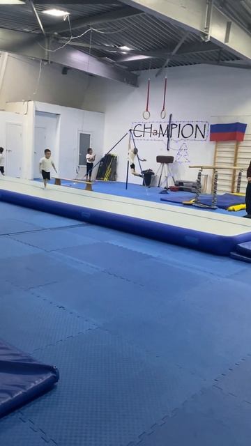 Изучение прыжка #спортивнаягимнастика #чемпион смотреть онлайн