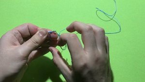 Как привязать два крючка к одной леске. Привязать два крючка на один поводок. Fishing knots.