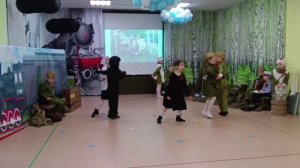 Инсценировка песни: " В лесу прифронтовом"