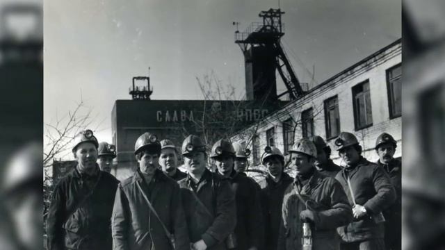 У КАЖДОГО ИЗ НИХ БЫЛО ПО ПЯТОК ГРАНАТ И САПЕРНАЯ ЛОПАТ? смотреть онлайн