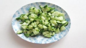 Салат из крабовых палочек с рисом и огурцом