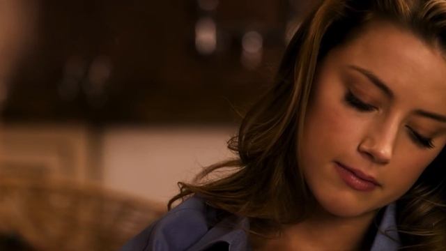 Красивая соседка:)Фрагмент из фильма "Лондонские поля" смотреть онлайн