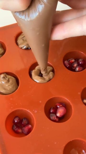 Гранат в шоколаде. ТикТок тренды. Гульжаннат Нурушева смотреть онлайн