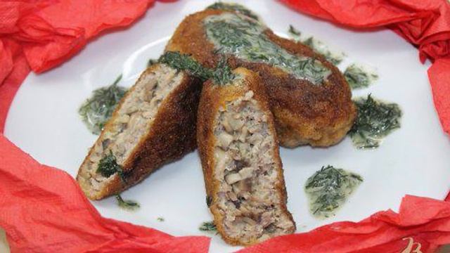 Свиные зразы с грибами и сыром