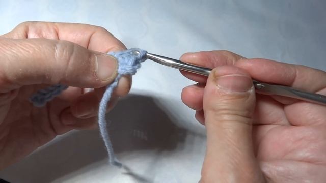 ВОЗДУШНЫЕ петли, столбики С НАКИДОМ и БЕЗ НАКИДА крючком | Видеоурок смотреть онлайн