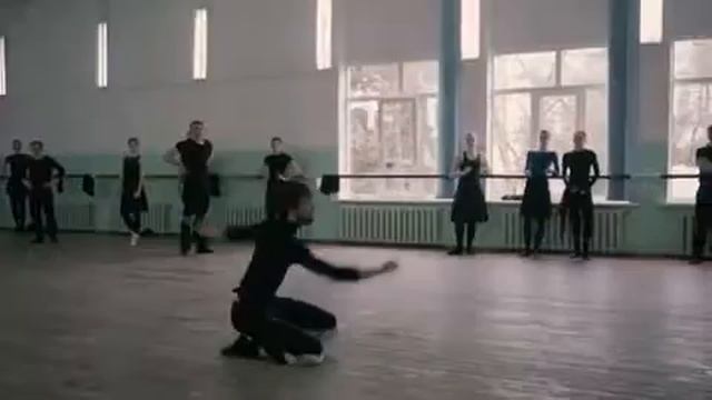 Тройной тур в колени смотреть онлайн