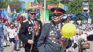 Мариуполь 9 мая 2013 год. Вспомним ветеранов ВОВ.