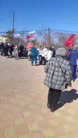 Парад Победы на площади поселка Кысыл Сыр Якутия. Помним. И нам нужна ещё одна Победа.