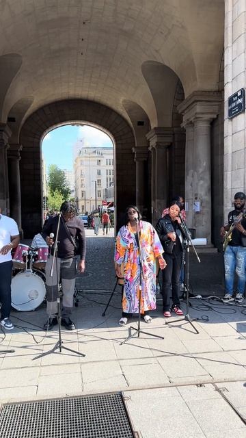 Мега музыкальный фестиваль во Франции, Париж, музыка, ? смотреть онлайн