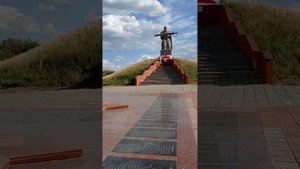 Памятник Алёше в селе Перелюб Саратовской области.