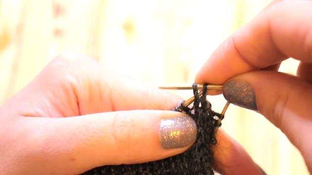 Стильная шапка спицами. Шапка для базового гардероба. Вязание. #KVK смотреть онлайн