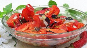 Салат из помидоров острый