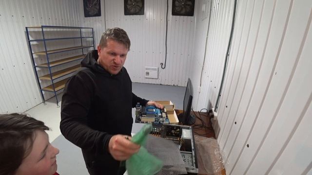 Старый, но работает! Собрали ПК