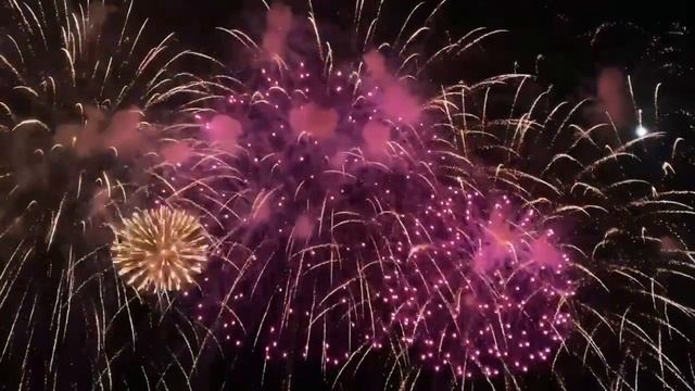 С Днем Великой Победы, город-герой Новороссийск! смотреть онлайн