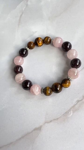 Браслет из тигрового глаза , граната и розового кварца смотреть онлайн