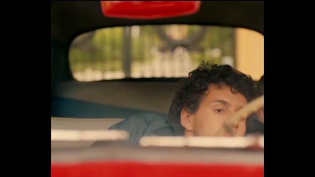 Прокатили милицейского на капоте смотреть онлайн