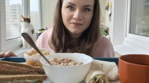 Мукбанг сендвичи, ролл с рыбой, салат алекс| Под ваши истории #Мукбанг #фудблогер