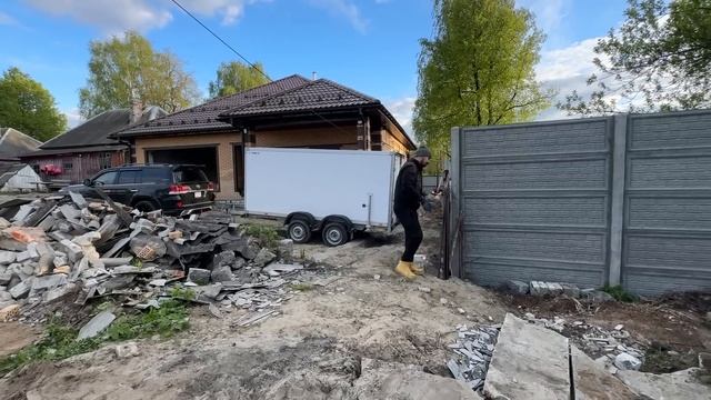 Отсыпаем участок своими силами. Вывозим горы мусора. Стройка продолжается. Жизнь простых людей.