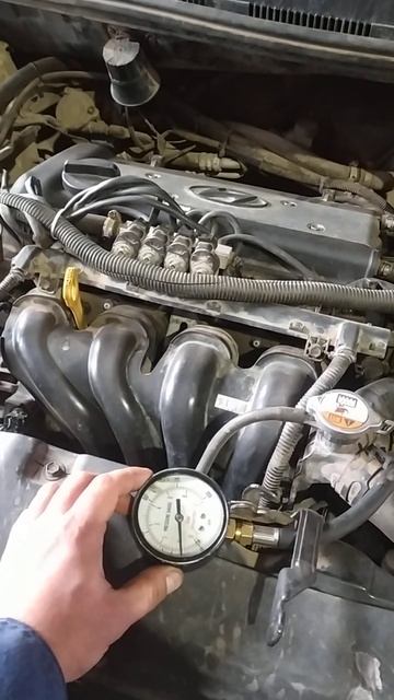 Проверка давления масла двигателя Hyundai Solaris 2013 #hyundai #sola смотреть онлайн