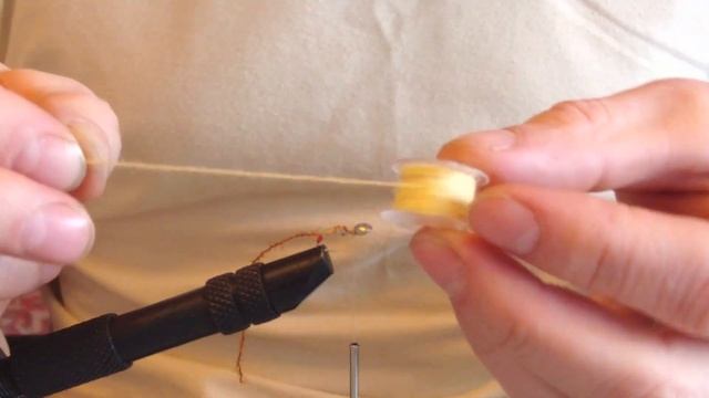 Всего из 3х материалов простейшая, но уловистая Личинка ручейника