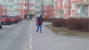 Шок чувак ест понос !!!