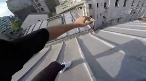 Паркур по крышам Парижа
