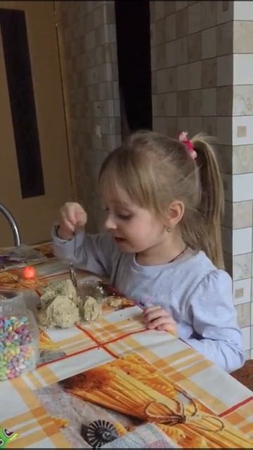 Алиса кушает халву смотреть онлайн