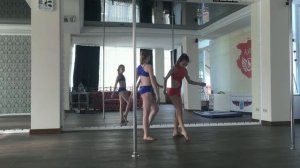 Танец под веселую музыку из ,,кухни"