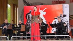 Людмила Боталова и ансамбль "Русский тембр" исполняют романс Женьки из оперы "Зори здесь тихие"