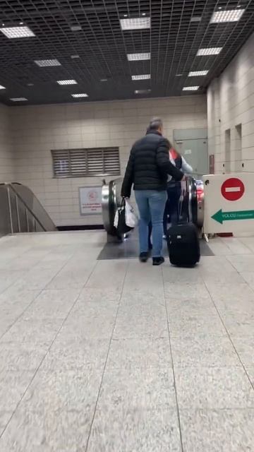 Метро в Стамбуле #путешествия #турция #стамбул смотреть онлайн