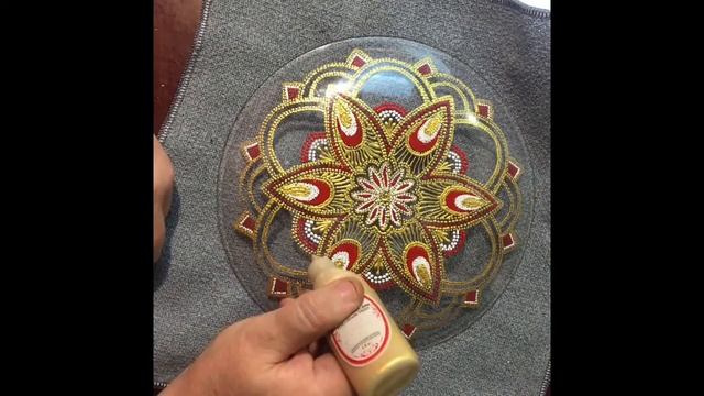 Декор тарелки точечной росписью. смотреть онлайн